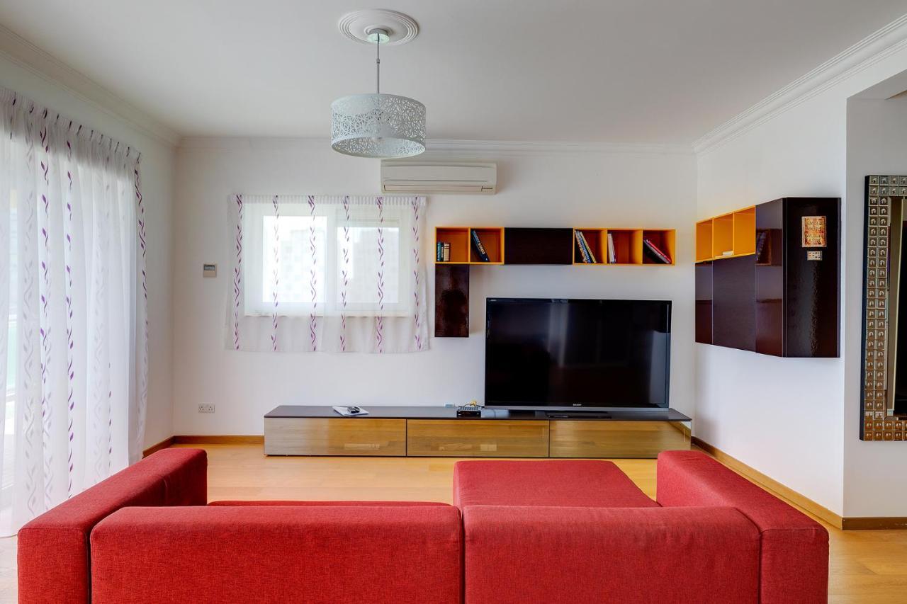 Seafront Apartment In Sliema With Pool, Upmarket Complex Екстер'єр фото