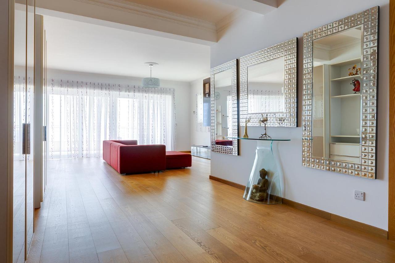 Seafront Apartment In Sliema With Pool, Upmarket Complex Екстер'єр фото