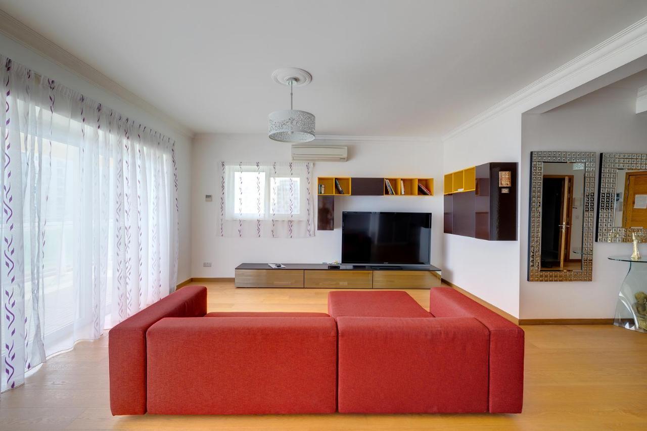 Seafront Apartment In Sliema With Pool, Upmarket Complex Екстер'єр фото
