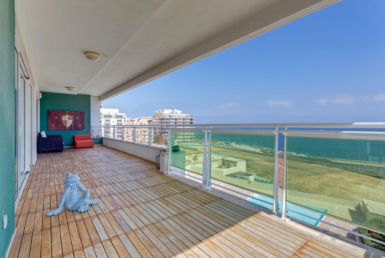 Seafront Apartment In Sliema With Pool, Upmarket Complex Екстер'єр фото