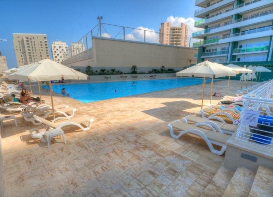 Seafront Apartment In Sliema With Pool, Upmarket Complex Екстер'єр фото
